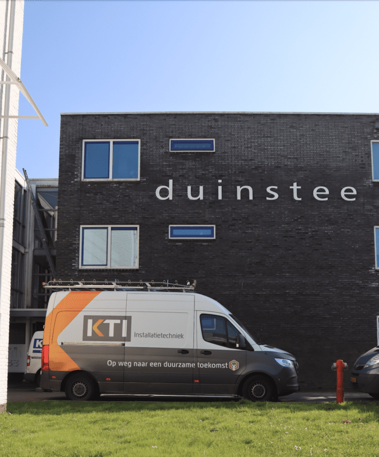 650 Woningen warmtepomp woningcorporatie KennemerWonen-Duintstee-installateur-bus-LR-03