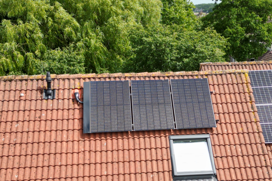 close-up pvt warmtepomp voor woningcorporatie Wooncompagnie